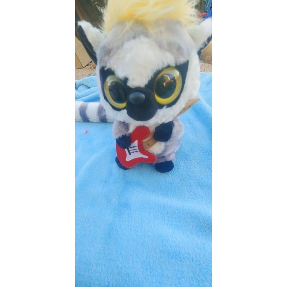 Yoohoo & Friends Guitar Playing Lemur Plush 6” Tall *NO SOUND - Picture 2 of 3